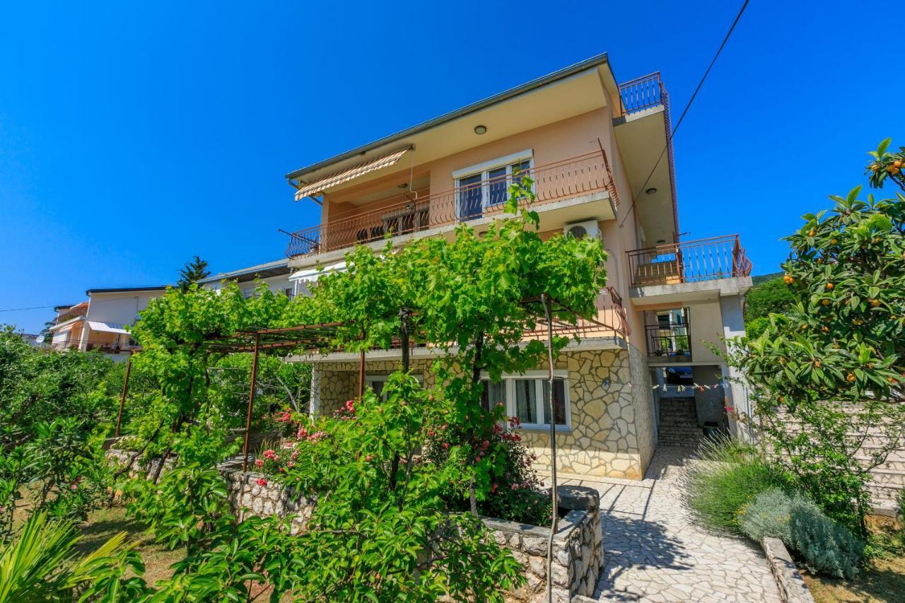 Apartments Melita Dramalj Esterno foto